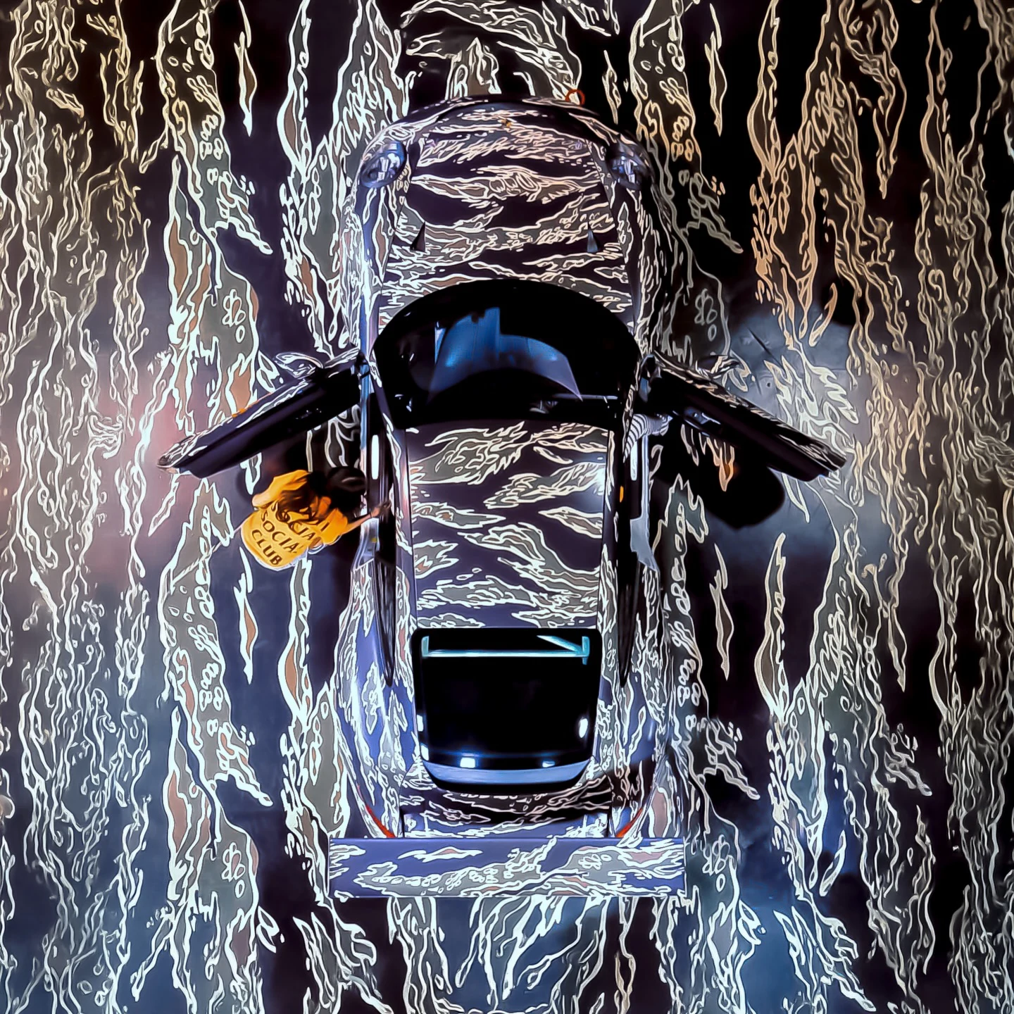 Porsche GT3 with custom tiger camo wrap by Vaderwerks